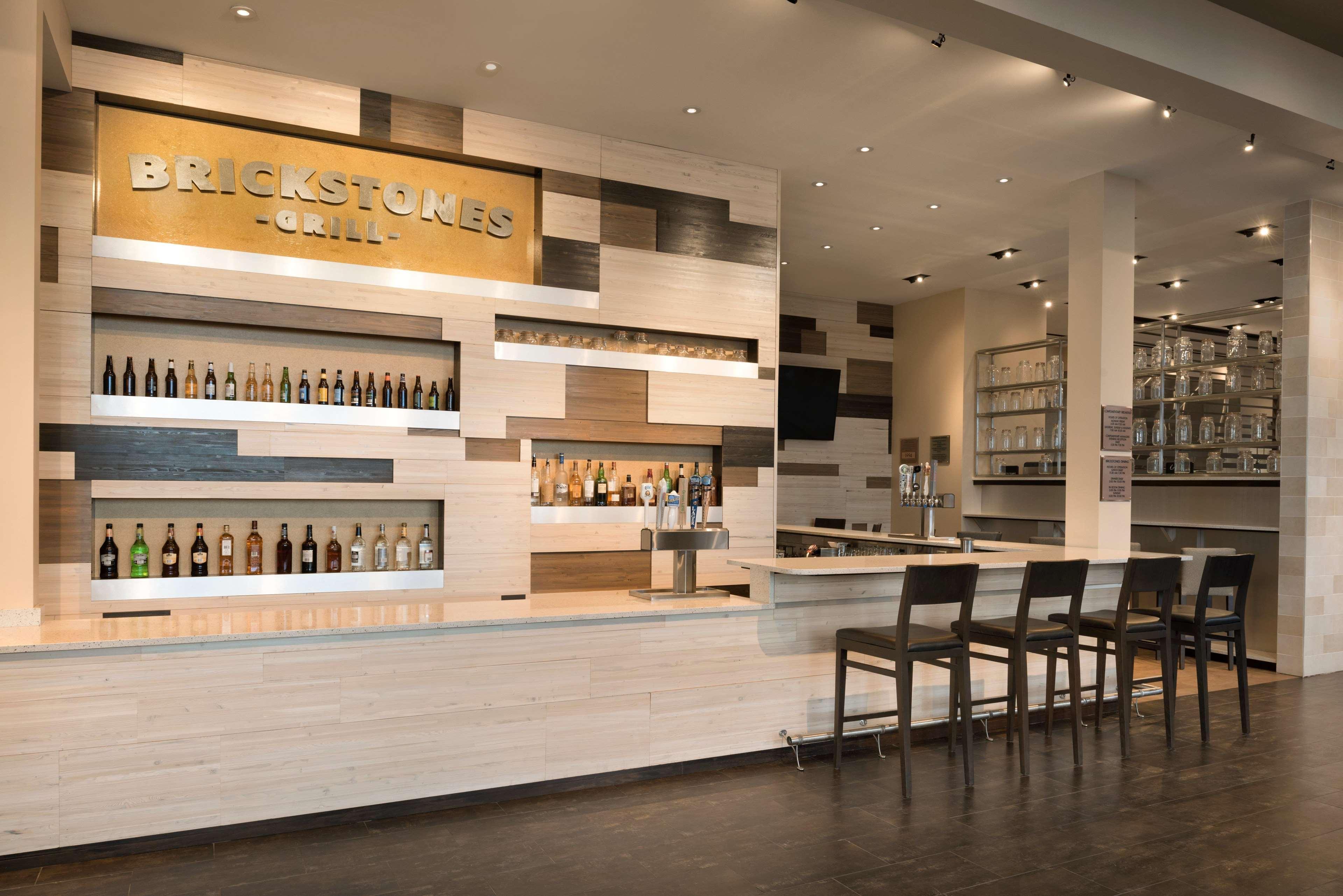 Embassy Suites By Hilton Chicago Нейпървил Екстериор снимка