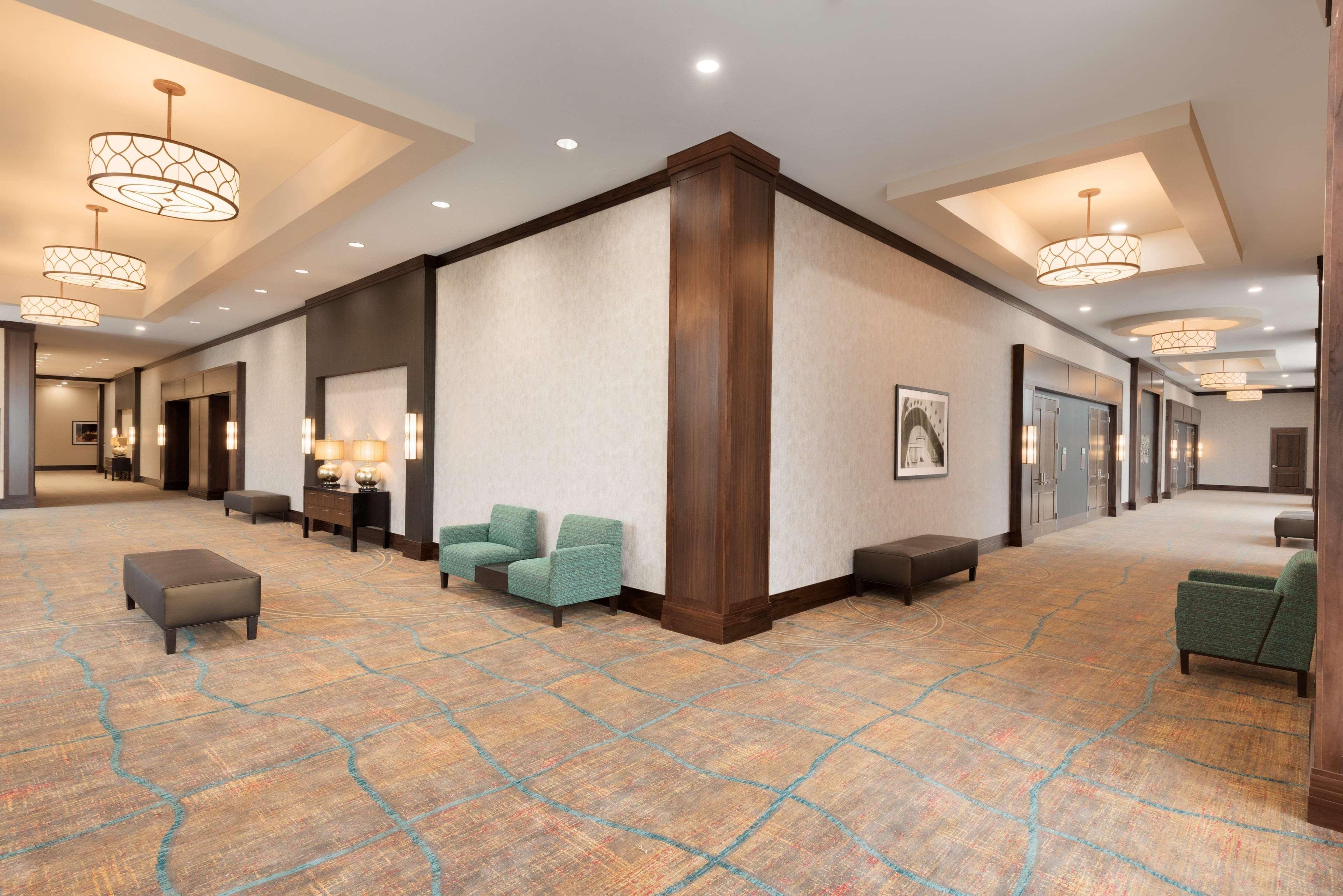Embassy Suites By Hilton Chicago Нейпървил Екстериор снимка