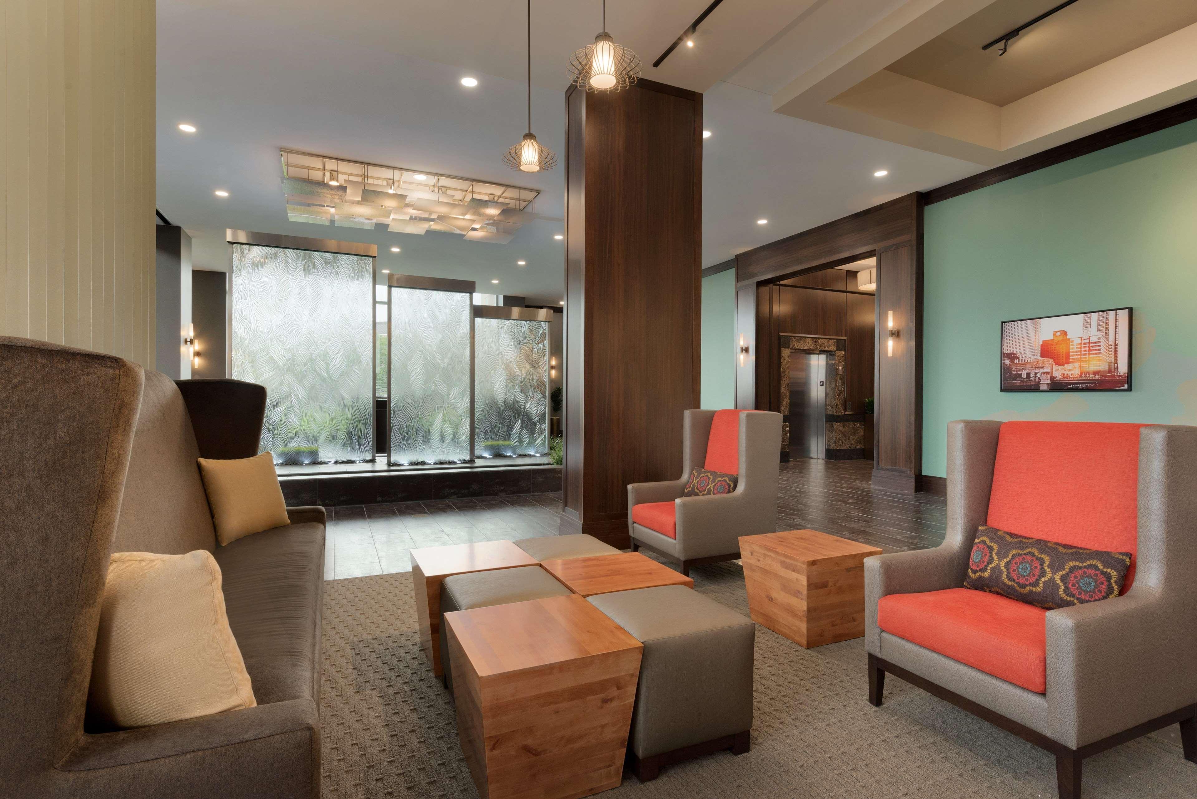Embassy Suites By Hilton Chicago Нейпървил Екстериор снимка