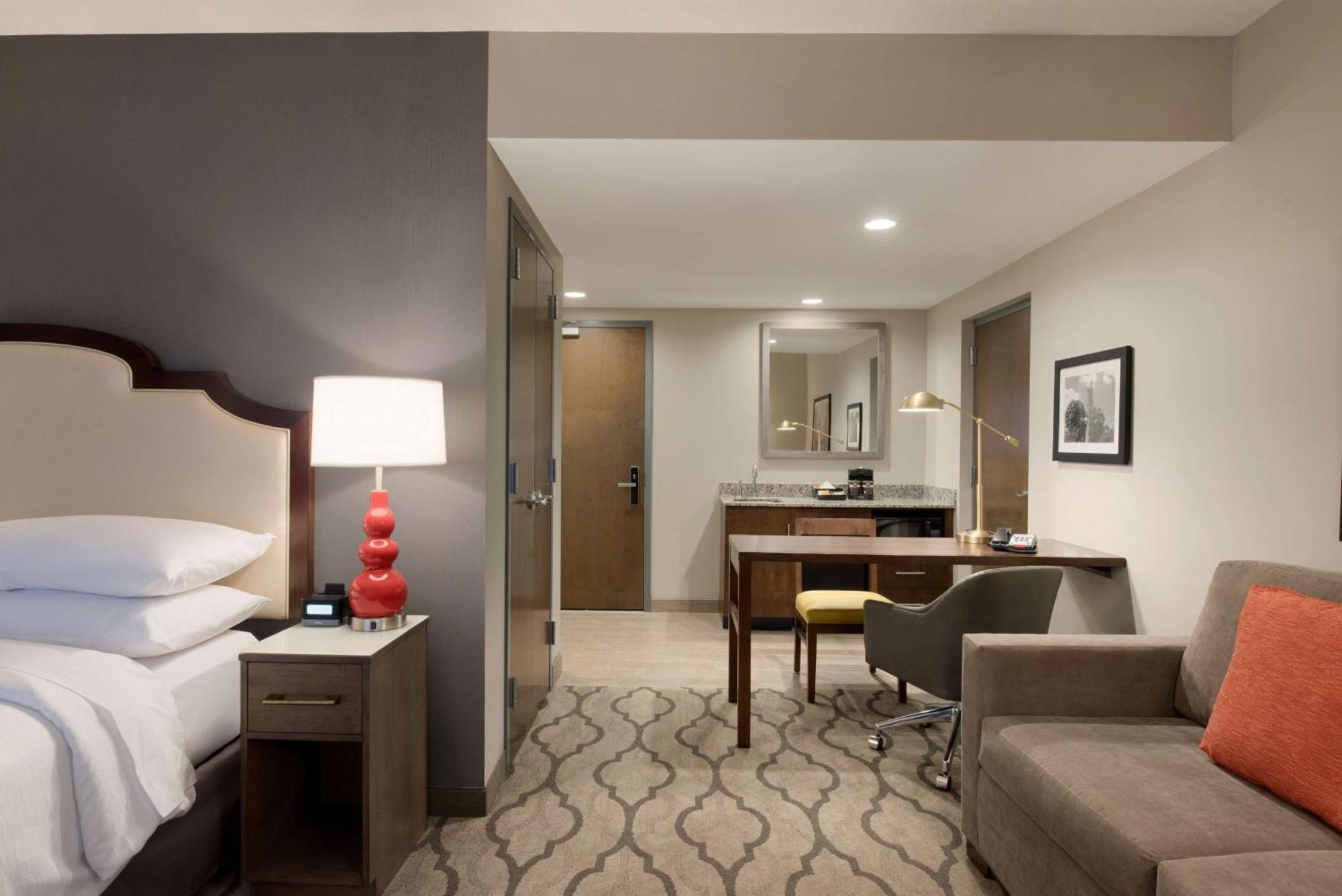 Embassy Suites By Hilton Chicago Нейпървил Екстериор снимка